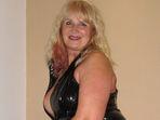 Oel, Lotion, High Heels, Straps Struempfe, Natursekt, Show mit Dildo, Creme, Devot, Rollenspiele, Reife Frucht