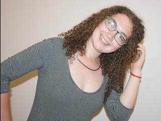 Blumlein - Devot, Dominant, Exhibitionismus, Lack und Leder, Oralsex, Outdoor, Rollenspiele, Voyeurismus sind meine sexuellen Vorlieben!