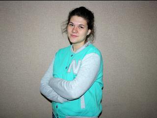 LELYA - Oralsex, Outdoor, Rollenspiele, Voyeurismus, Live-Dates sind meine sexuellen Vorlieben!