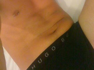 Honeystengel - Anal-Sex, Dominant, Fesselspiele, Fetisch, Natursekt, Piercing, Sexspielzeug, Tattoos sind meine sexuellen Vorlieben!