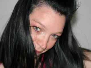 Deya - Devot, Fesselspiele, Fetisch, Lack und Leder, Natursekt, Oralsex, Rollenspiele, Sexspielzeug, SM-Sex, Spanking sind meine sexuellen Vorlieben!