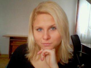Blondi18 - Kunst, Kino und Blumen. ist meine Leidenschaft