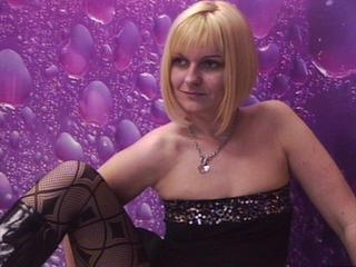 sexyLeona - Ich mag Reisen, Natur und natürlich jeden Tag Sex haben! :) ist meine Leidenschaft